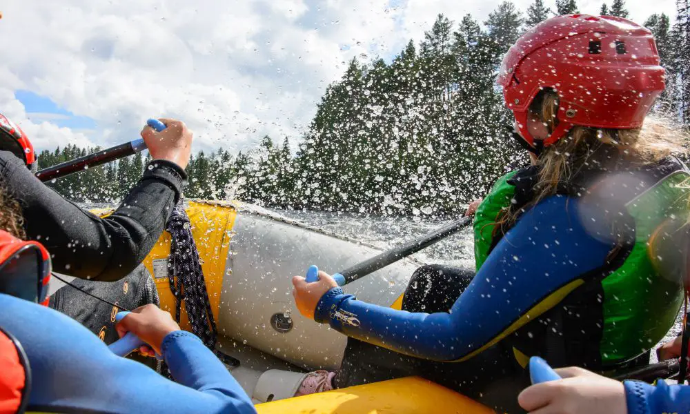 15 Whitewater Rafting Tips: Choosing a Raft, Choosing a Paddle, and Safety