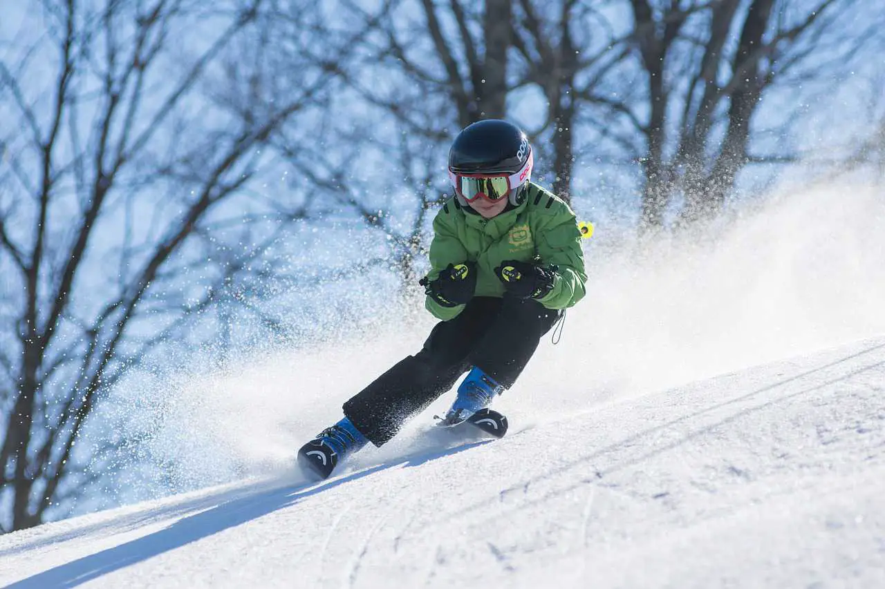 How To Turn While Skiing: Tips For Beginners